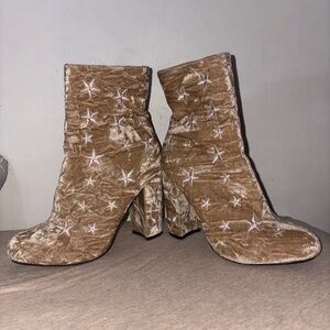 Star-Embroidered Velvet Ankle Boots